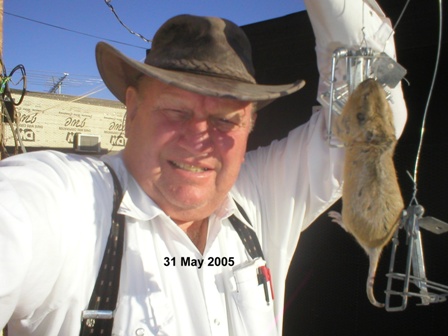 31 May 2005 - I won't rest until there are NO Gophers here in Paradise!!
