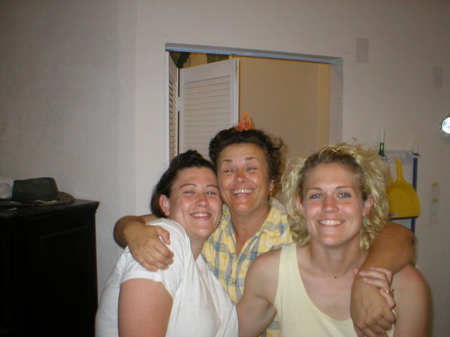 29 July 2003 - Marilee with two of her seven lovely daughters - Ann and Bridgette
