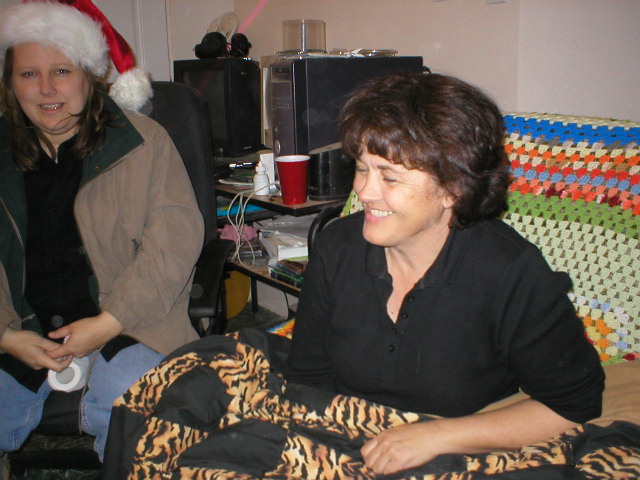 23 December 2004 - Paradise - Marilee and Michelle